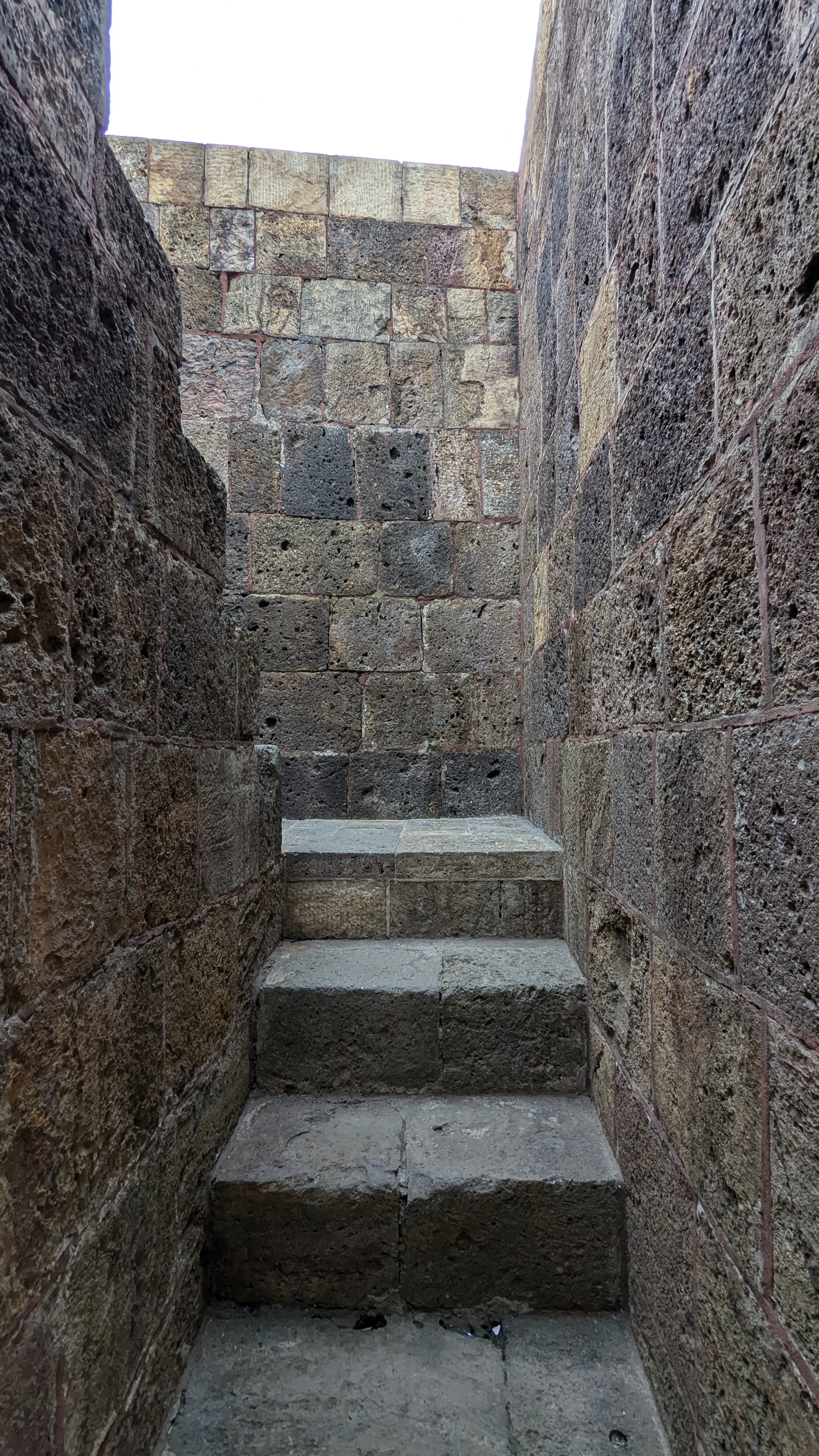 Ghodbunder Fort